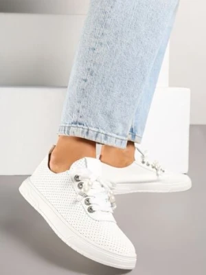 Białe Tenisówki Zdobione Perforacją i Aplikacjami z Cyrkonii i Pereł Pasurelia seastar