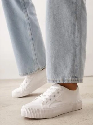 Białe Trampki VICES na Grubej Podeszwie z Tłoczeniami z Trójkątną Aplikacją Bolirea