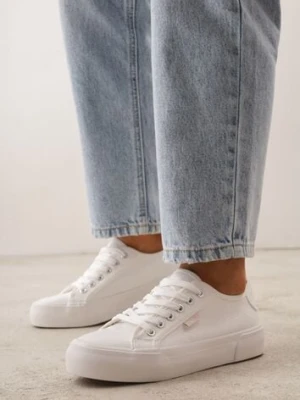 Białe Trampki VICES z Napisem Rioselle