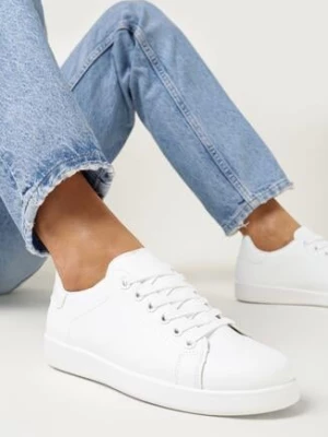 Białe Wiązane Sneakersy na Płaskiej Podeszwie z Okrągłym Noskiem Adephine