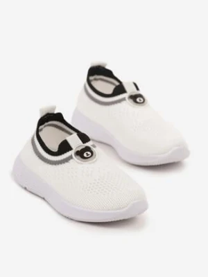 Białe Wsuwane Buty Sportowe na Płaskiej Podeszwie z Ozdobną Naszywką Vloella