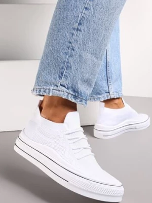 Białe Wsuwane Trampki z Perforacją i Ozdobnym Sznurowaniem Dennise