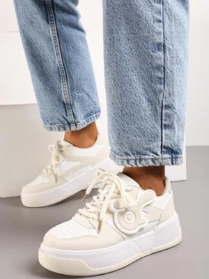 Biało-Beżowe Sneakersy na Grubej Podeszwie z Abstrakcyjną Aplikacją Cadisa