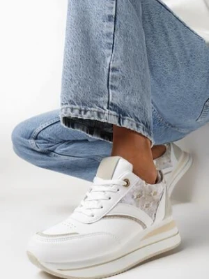 Biało-Beżowe Sneakersy na Grubej Podeszwie Zdobione Brokatem i Naszywkami Gevia