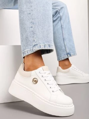 Biało-Beżowe Sneakersy z Ekoskóry na Platformie Ozdobione Monogramem Simorina