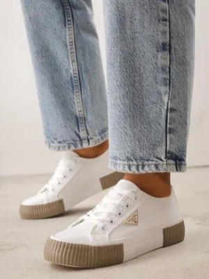 Biało-Beżowe Trampki VICES na Grubej Podeszwie z Tłoczeniami z Trójkątną Aplikacją Bolirea