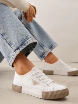 Biało-Beżowe Trampki VICES na Żłobionej Platformie Zdobione Trójkątną Aplikacją Lorerina