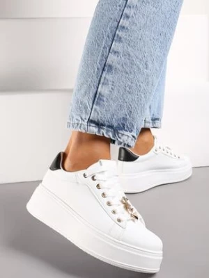 Biało-Czarne Sneakersy na Grubej Podeszwie przed Kostkę z Metalowymi Zawieszkami Ozdobionymi Cyrkoniami Nasulla
