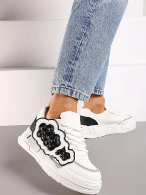 Biało-Czarne Sneakersy na Niskiej Platformie z Ozdobnymi Kwiatkami na Boku Benavilla