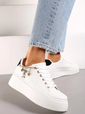 Biało-Czarne Sneakersy na Platformie z Ozdobnym Łańcuszkiem i Sznurowaniem Raelffe