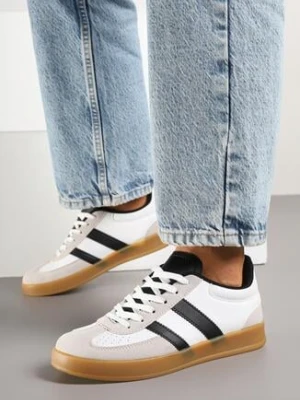 Biało-Czarne Sneakersy Typu Kultowe Tenisówki z Ozdobnymi Przeszyciami Selfia gowin