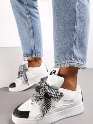 Biało-Czarne Sneakersy z Dekoracyjnym Sznurowaniem i Wstawką na Języku Cristen