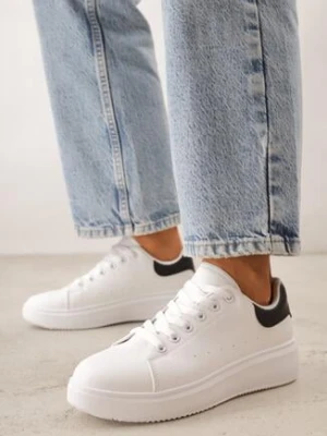 Biało-Czarne Sznurowane Sneakersy o Klasycznym Fasonie na Grubej Podeszwie Cataria