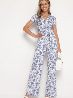 Biało-Niebieski Kombinezon w Kwiaty z Krótkim Rękawem i Dekoltem w Serek z Długimi Nogawkami Nestaanne by swan