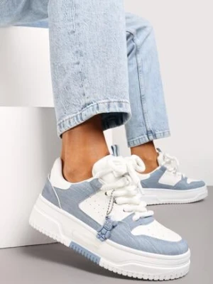 Biało-Niebieskie Sneakersy na Grubej Podeszwie z Breloczkiem w Kształcie Misia Aineva