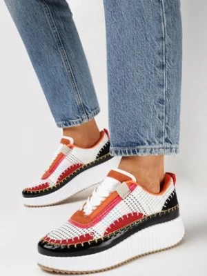 Biało-Pomarańczowe Sneakersy z Patchworkową Cholewką i Tłoczoną Platformą Geridia