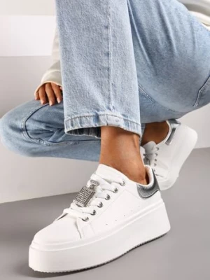 Biało-Srebrne Sneakersy na Platformie Ozdobione Cyrkoniami i Aplikacją 3D Daneria