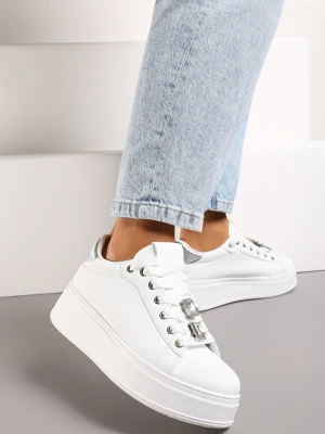 Biało-Srebrne Sneakersy na Platformie z Odpinanymi Zawieszkami Przy Sznurówkach Harhi