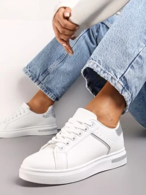 Biało-Srebrne Sznurowane Sneakersy z Ekoskóry z Błyszczącym Detalem Marnitta