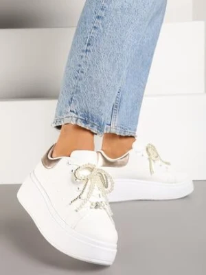 Biało-Szampańskie Sneakersy na Grubej Podeszwie Ozdobione Perełkami na Sznurówkach Sellira
