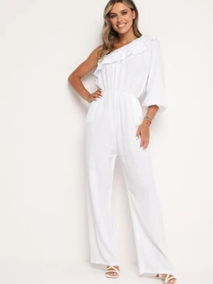 Biały Asymetryczny Kombinezon z Bawełny Ozdobiony Falbaną przy Dekolcie i Gumką w Talii Jegelia