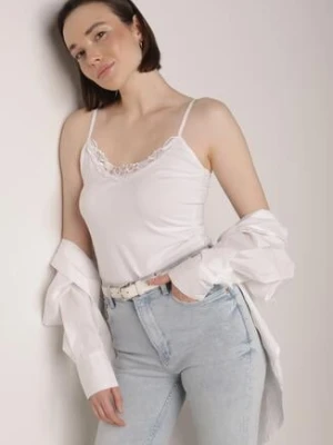 Biały Bawełniany Top na Ramiączkach z Ozdobną Koronką przy Dekolcie Berlisa romee's
