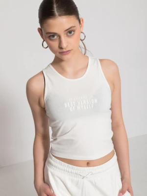Biały  crop-top na ramiączkach z minimalistycznym nadrukiem Reporter