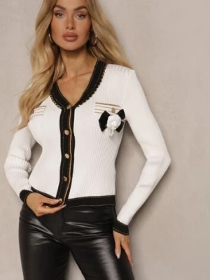 Biały Kardigan z Wiskozy z Broszką Ozdobiony Łańcuszkiem i Metaliczną Nicią Rileal elsa.m by may