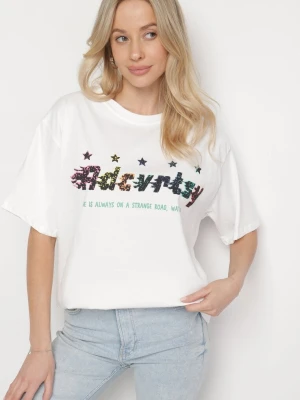 Biały Oversizowy T-shirt z Napisem z Przodu i Gwiazdami na Plecach Ilanlith Ambitionfly
