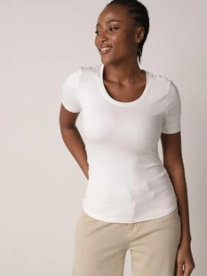 Biały Prążkowany T-shirt Ozdobiony po Bokach Marszczeniem Nedisa romee's