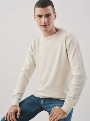 Biały sweter męski z logo OCHNIK