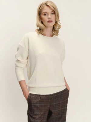 Biały sweter z połyskującymi detalami Greenpoint