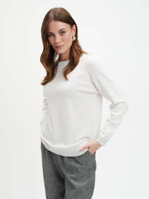 Biały sweter ze srebrną nicią Top Secret