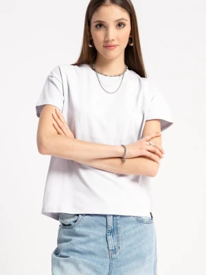 Biały t-shirt REGULAR bez nadruków z ozdobną naszywką Reporter