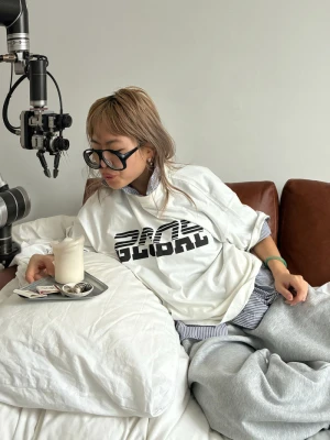 2005xReporter Biały t-shirt OVERSIZE