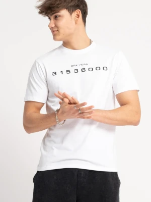 Biały t-shirt REGULAR z kontrastowym nadrukiem z przodu Reporter