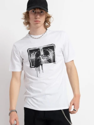 Biały t-shirt z autorską grafiką z przodu Reporter