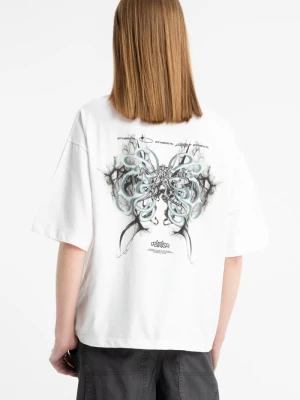 Biały t-shirt z autorską grafiką z tyłu Reporter