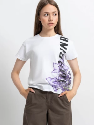 Biały t-shirt z kolorową grafiką z przodu