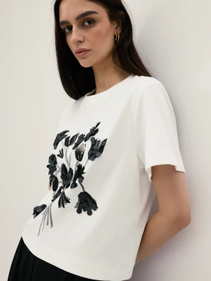 Biały T-shirt z kwiatowym nadrukiem Taranko