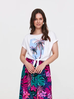 Biały top z nadrukiem