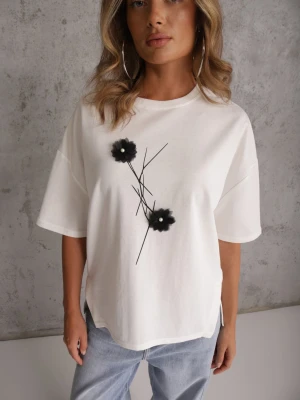 Biały Wiskozowy T-shirt Ozdobiony Kwiatami i Perełkami Muvine Rosse Line