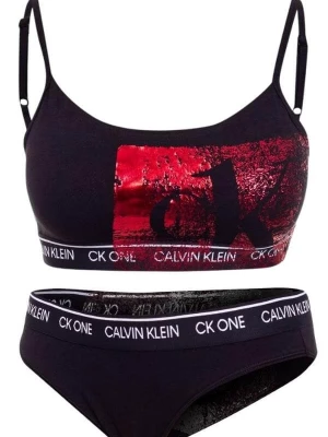 
BIELIZNA DAMSKA KOMPLET CALVIN KLEIN 000QF6329E CZERWONO-CZARNY
 
calvin klein
