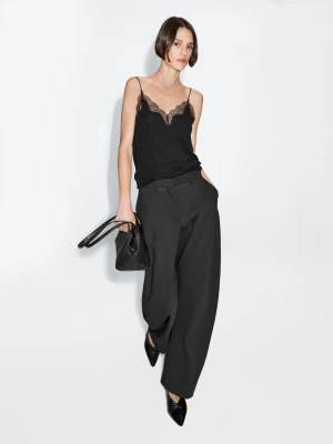 Zdjęcie produktu Bieliźniany Top Z Koronką - Czarny - - Massimo Dutti - Female