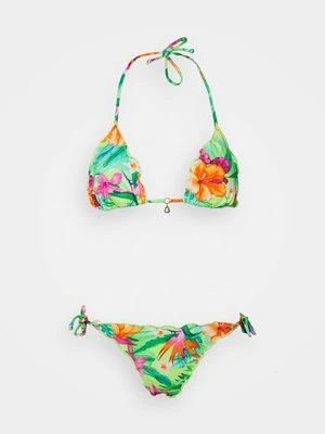Bikini banana moon