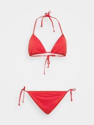 Bikini O'Neill czerwony
