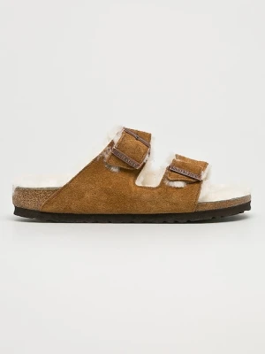 Birkenstock kapcie zamszowe Arizona kolor brązowy