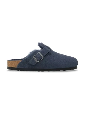 Birkenstock kapcie zamszowe Boston Shearling kolor granatowy 1030701