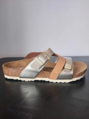 Birkenstock Klapki "Salina" w kolorze złoto-jasnobrązowym rozmiar: 26