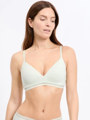 Biustonosz bez fiszbin z lekkim wypełnieniem z bawełny organicznej Etam